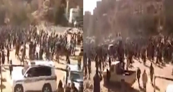 بالفيديو.. تشييع جثمان " عارف الزوكا " وسط حشد من اليمنيين