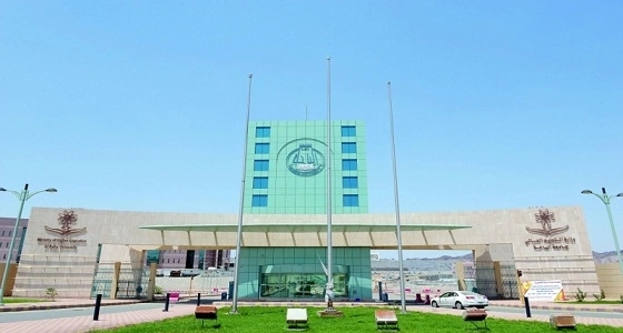 جامعة الباحة تكشف أسباب تأخير الانتهاء من مشروع المستشفى الجامعى