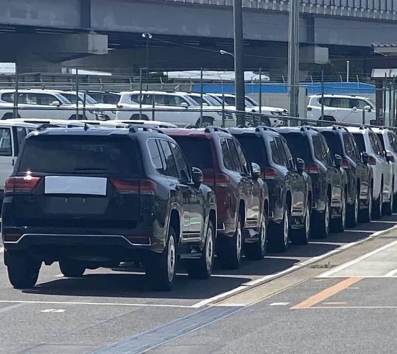 شاهد بالفيديو.. ماذا حدث لسيارة بعد انفجار اسطوانة غاز داخلها بسبب حرارة الجو