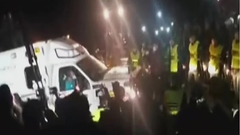 شاهد.. إطلالة جذابة للفنانة روجينا تخطف الأنظار حولها