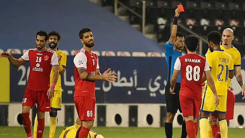 معلمة تتبنى مشروع " حينا أجمل " بعسير