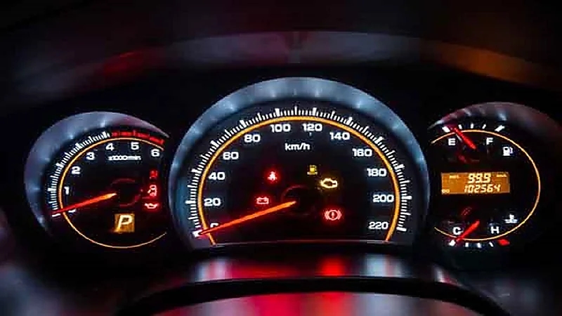 طريقة اكتشاف التلاعب في عداد السيارة المستعملة قبل الشراء