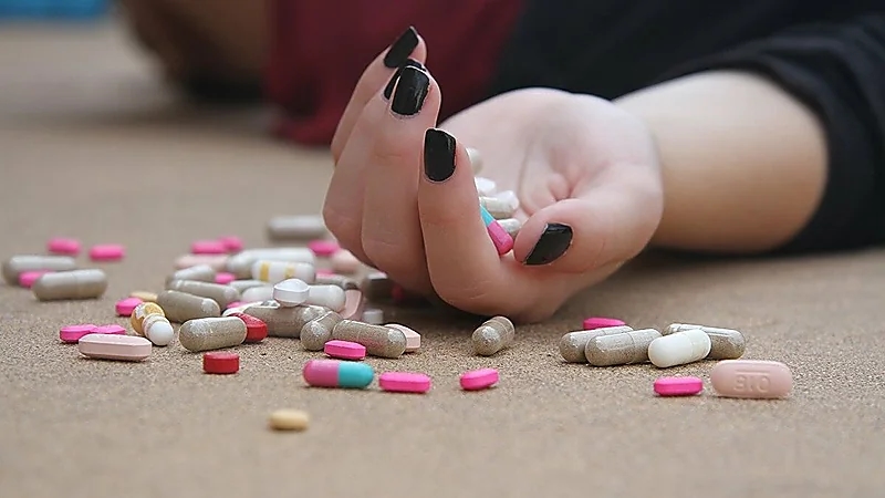 طالبة تترك رسالة انتحار على جدران مرحاض جامعتها