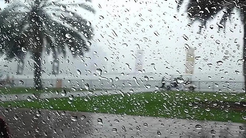 سحب رعدية ممطرة على محافظتي بدر ووادي الفرع