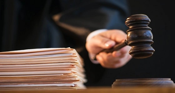 حكم بإلغاء قرار جهة بنقل موظف بعد خلالف وقع مع زميله