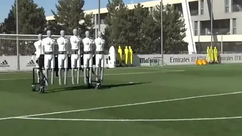 ريال مدريد يستعين ب"روبوتات مبتكرة" لمواجهة برشلونة .. فيديو