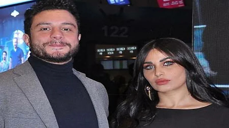 شاهد.. رومانسية أحمد الفيشاوي وزوجته تثير الجدل