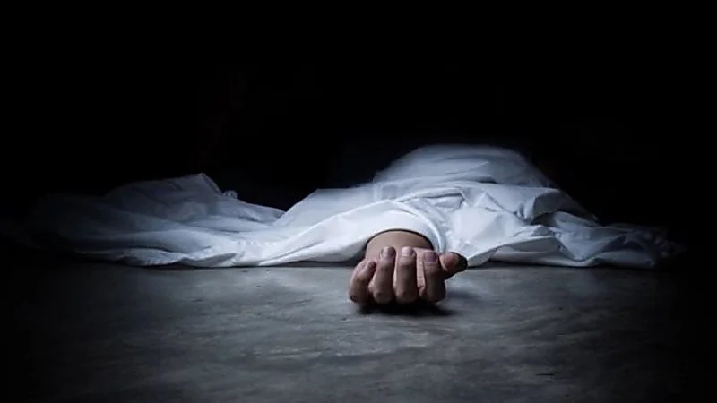 غموض حول العثور على جثة شاب مشنوقا في شارع عام