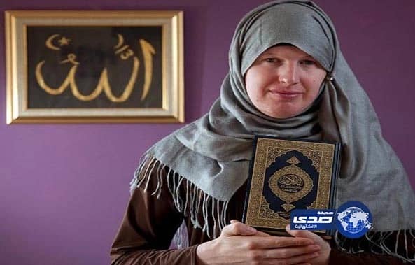 بالفيديو:  جندي سعودي يقوم بتفكيك 5 ألغام داخل الحدود