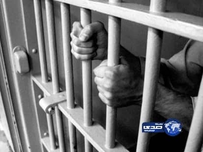 زوج فنانة عربية ينشر صورًا مثيرة لها.. وأمن جدة يحيله للتحقيق