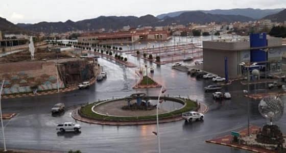 أمطار خفيفة على محافظة ظهران الجنوب