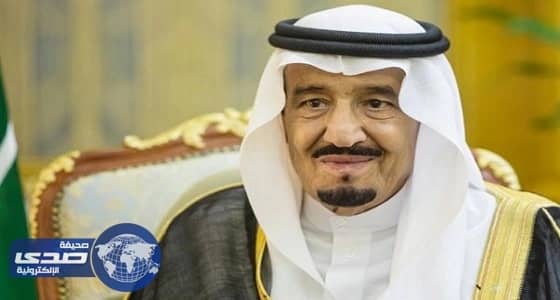 البريد تصدر طابعا تذكاريا بمناسبة اليوم الوطني