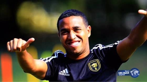 إيرانية تنخرط في البكاء بعد خسارة بطلها