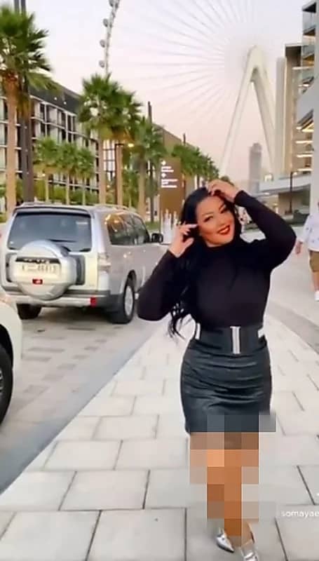 فيديو يوثق لحظة سقوط طائرة شراعية فوق مركبة متوقفة في المزاحمية