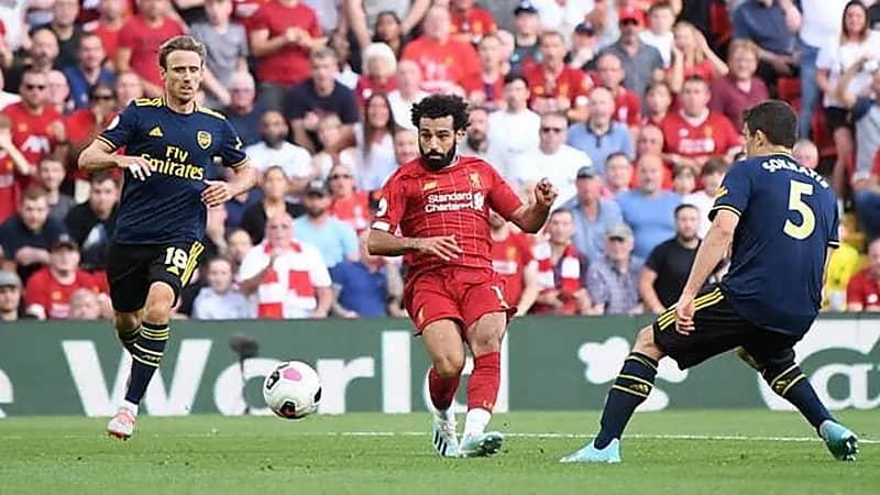 الكشف عن سبب تأجيل مباراة ليفربول وأرسنال بكأس الرابطة