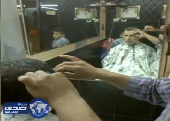 بالفيديو.. رئيس الحكومة المغربية  في صالون الحلاقة