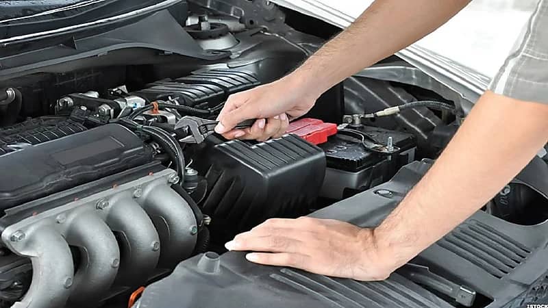 6 أسباب وراء تقطيع السيارة عند الضغط على البنزين