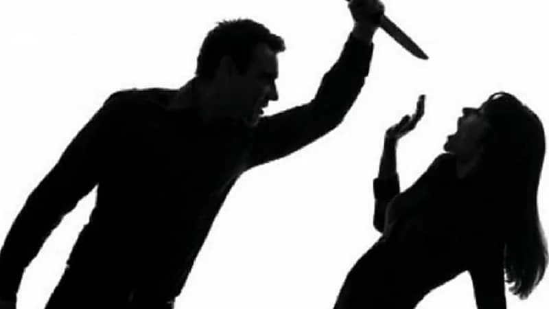 خلاف ينتهي بقتل رجل لزوجته ورمي جثتها في الشارع