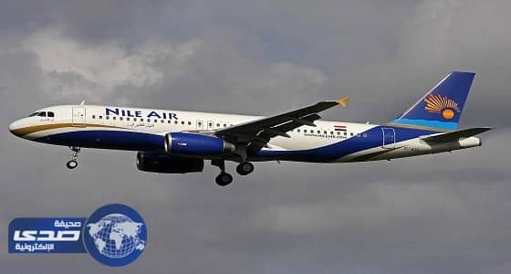 أظافر مضيفة تؤخر إقلاع طائرة ساعتين بمطار القاهرة