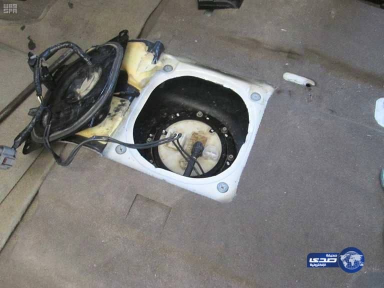 احباط محاولة تهريب 81 لتراً من الخمور بجمرك جسر الملك فهد