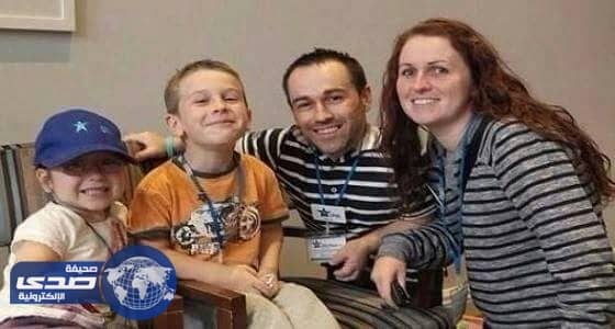 بالصور.. تزوجت قزم وهكذا دافعت عن حبها