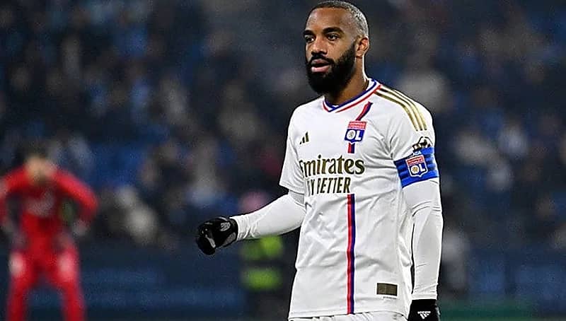 لاكازيت يوافق على الانتقال إلى دوري روشن