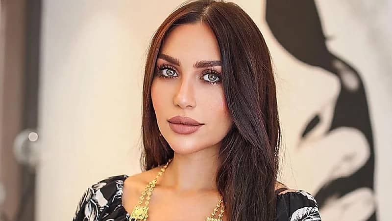 بالفيديو.. الدكتورة خلود تُهدي زوجها سيارة "فيراري" في عيد ميلاده