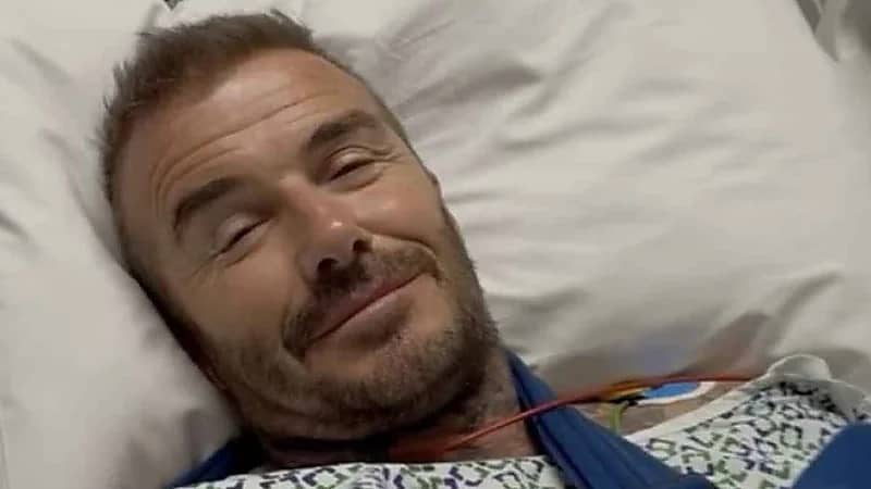 نقل بيكهام للمستشفى وظهوره بجبيرة يُثير القلق .. صور