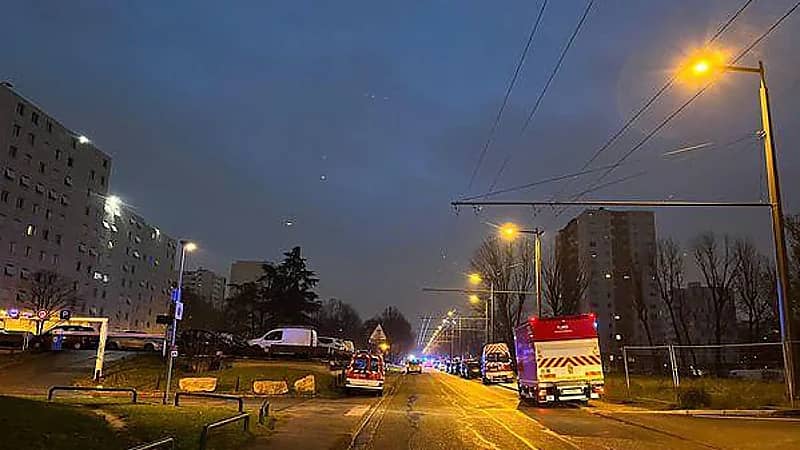 10 قتلى بينهم أطفال في حريق بمبنى سكني