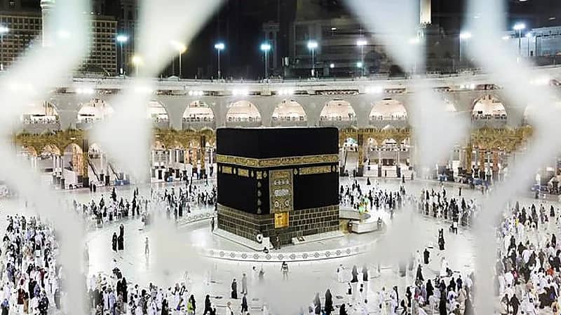 بالفيديو .. إيقاف تفويج الحشود إلى صحن المطاف بالحرم المكي