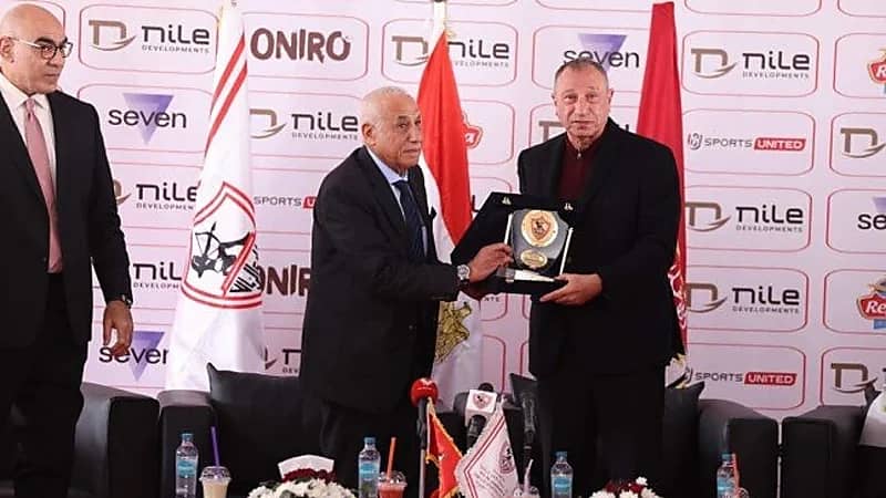 مصالحة بين رئيسي الزمالك والأهلي المصري تطوى خلافات الماضي
