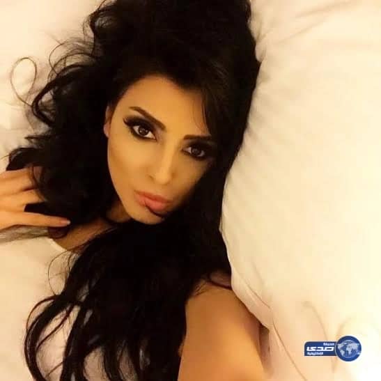 صور.. هل دخلت ملكة جمال العرب القفص الذهبي؟