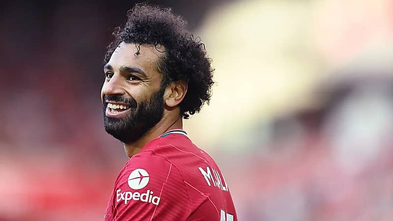 راتب محمد صلاح يساوي ما يتقاضاه 4 من نجوم ليفربول