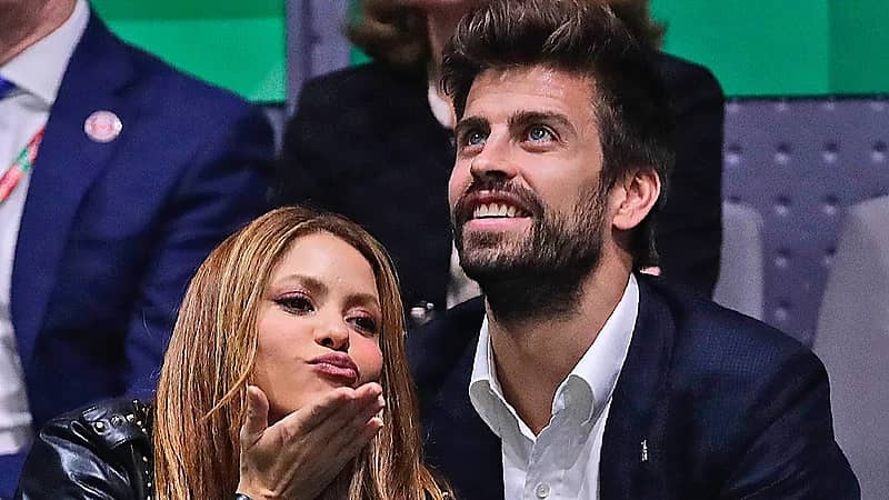 صحفي إسباني: بيكيه حاول العودة إلى شاكيرا