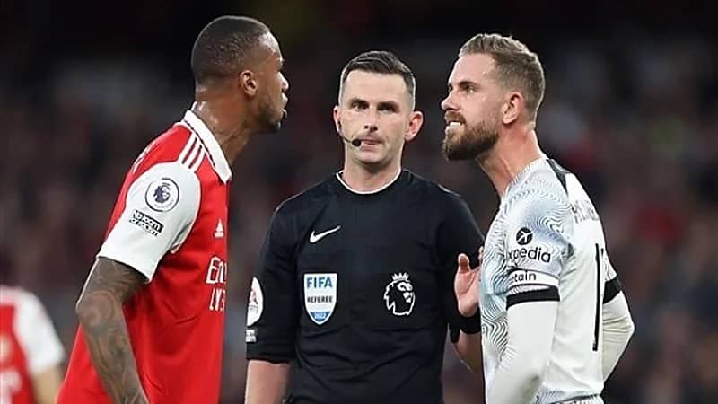 براءة هندرسون من العنصرية ضد لاعب آرسنال