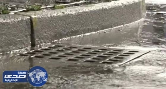 مغردون يتداولون تجربة ناجحة لتصريف مياه السيول في الجبيل «فيديو»