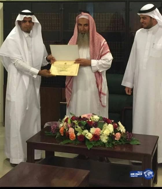 سعودي يتوصل لتقنية جديدة تساعد في التعرف على المتهمين من بصمة ملابسهم