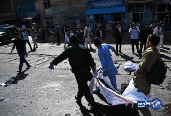 بالصور والفيديو.. الكعبة المشرفة تكتسي ثوبها الجديد