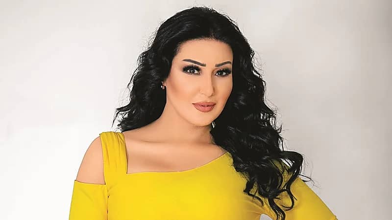 سمية الخشاب توجه رسالة للنساء: "حرام تعيشي خاضعة لشخص"