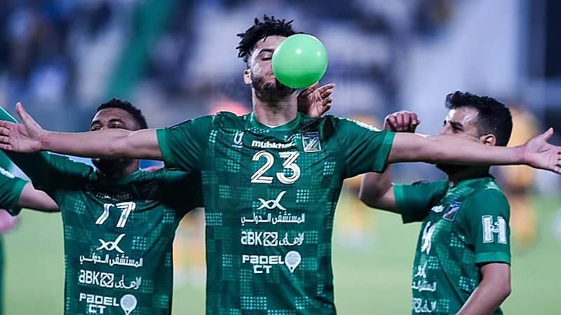 مغربي يحتفل بالتعادل على طريقة علي البليهي .. فيديو