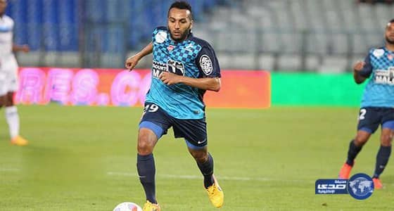 بالفيديو.. خمسيني يتحول من متشرد الى شاب أنيق يجذب الفتيات