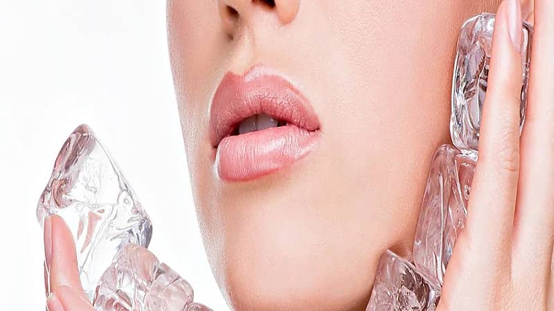 الثلج يعالج الهالات السوداء وانتفاخات العين