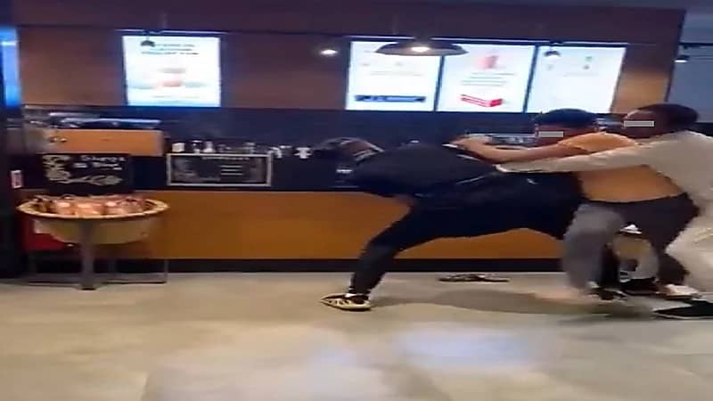 ضبط مقيم اعتدى بالضرب على مواطن في الخرج