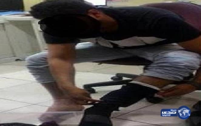 السلطات الإندونيسية تضبط مسافرا سعوديا خبأ 10 ثعابين في ملابسه بأحد مطاراتها (صور)