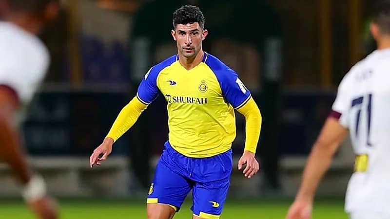 النصر يبلغ ألفارو بعدم تجديد عقده