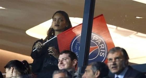 مشاهير السياسة والفن في مدرجات سان جيرمان وريال مدريد