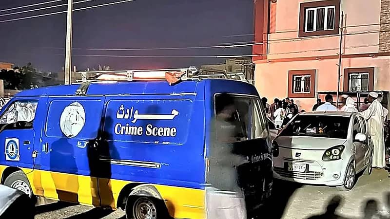 شخص يقتل زوجته الحامل وطفله بطريقة وحشية