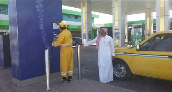 بالصور.. إزالة 700 لوحة وملصق إعلاني مخالف في الرياض