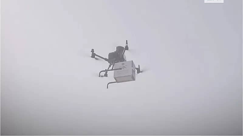 نجاح تجربة نقل الأدوية بطائرات الدرونز في المشاعر.. فيديو