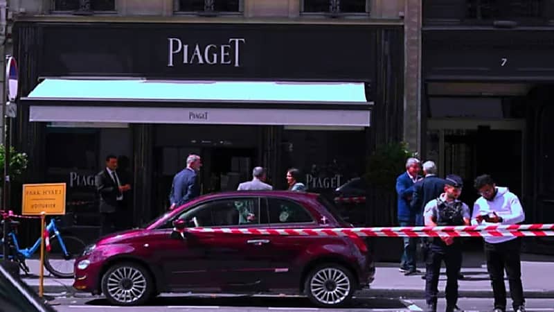 سرقة مجوهرات بملايين الدولارات من متجر.. فيديو
